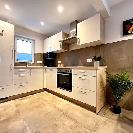 Semesterbostad Leni Bettwaesche Handtuecher Inkl