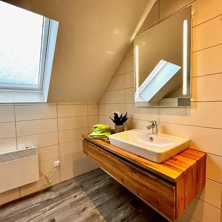 Leni Bettwaesche Handtuecher Inkl بيت للعطل